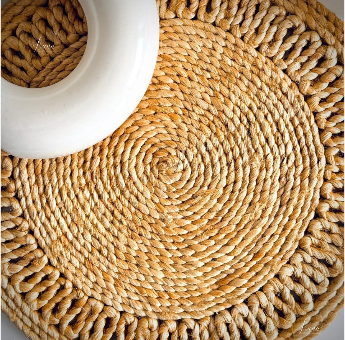 RusticBloom – Handwoven Round Jute Placemat