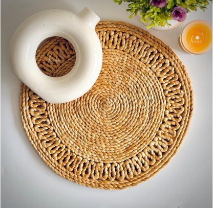 RusticBloom – Handwoven Round Jute Placemat