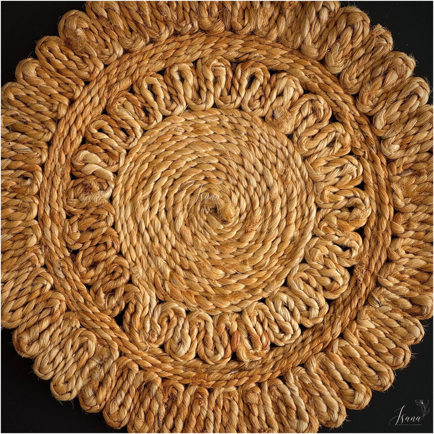 Aara™ Round Jute Placemat
