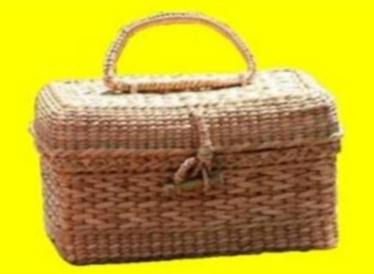 Meira Kauna Makeup Box