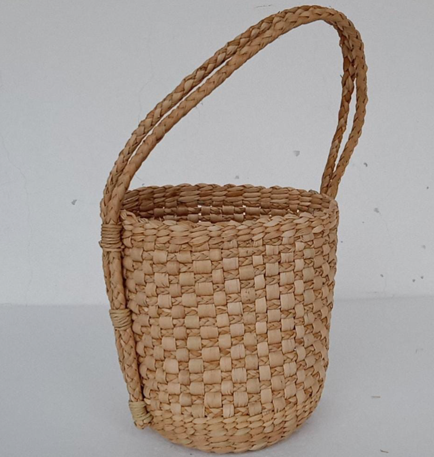 Meira Hand Basket – Kauna Grass with Handle