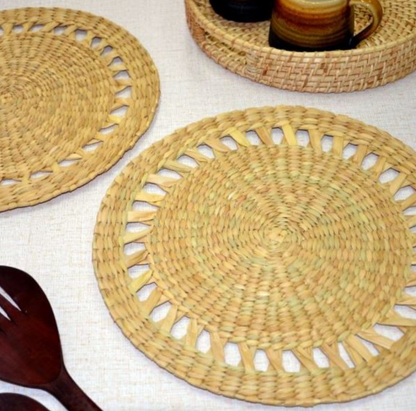 Kauna Elegance – Designer Handwoven Kauna Grass Dining Mat
