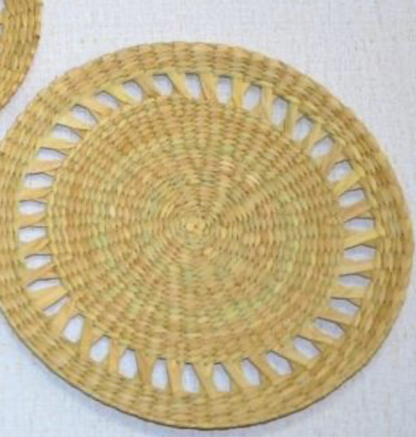 Kauna Elegance – Designer Handwoven Kauna Grass Dining Mat