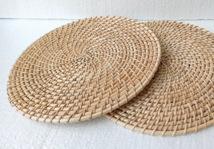 Aara Luxe Cane Round Placemat – Handwoven Elegance