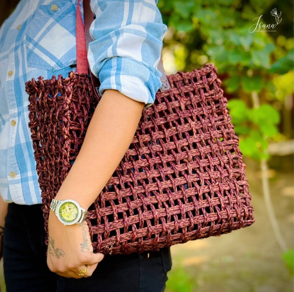 SauraWeave Sabai Grass Mesh Bag – Designer Handle Tote
