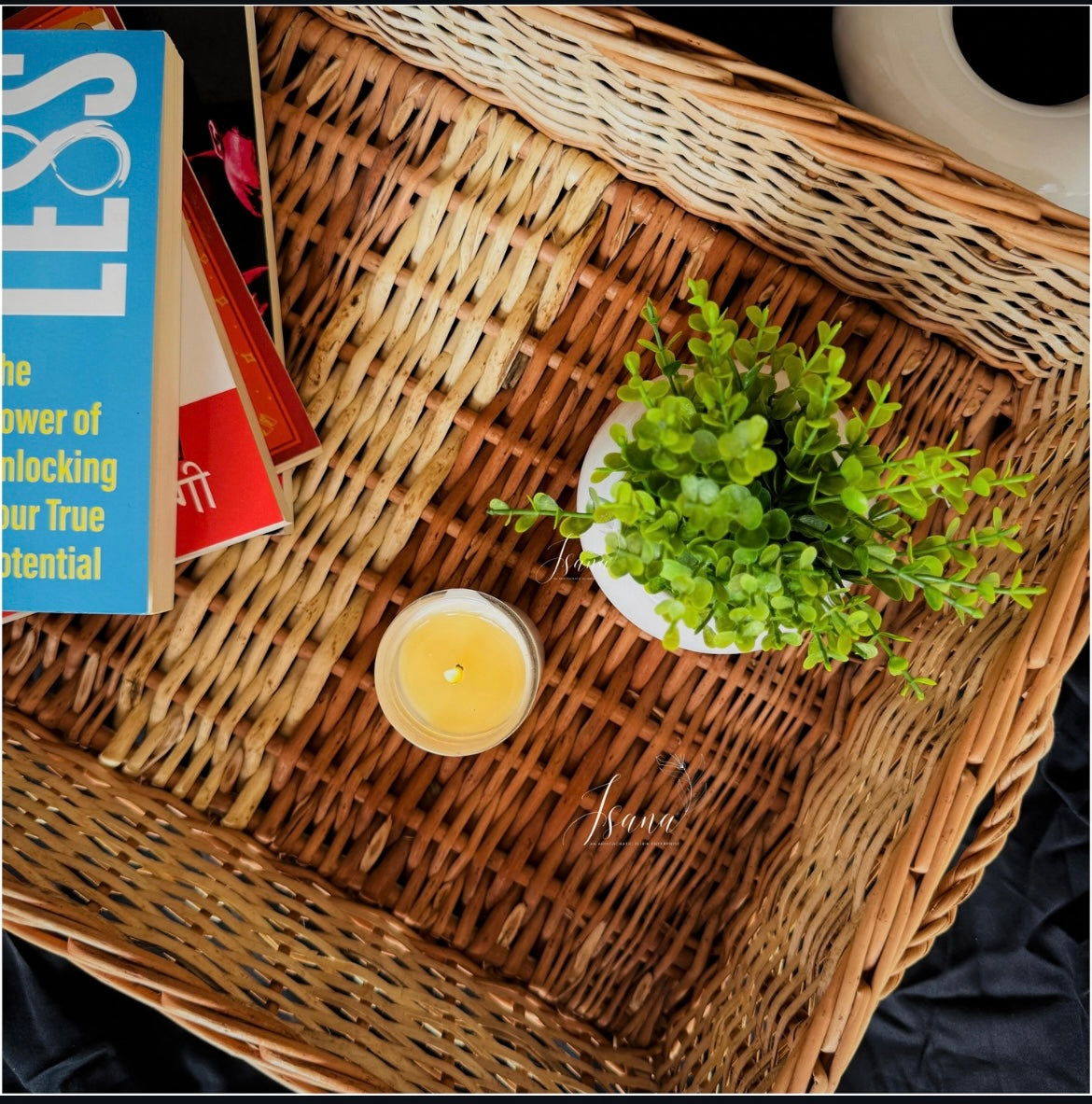 📦 RusticNest Willow Storage Tray