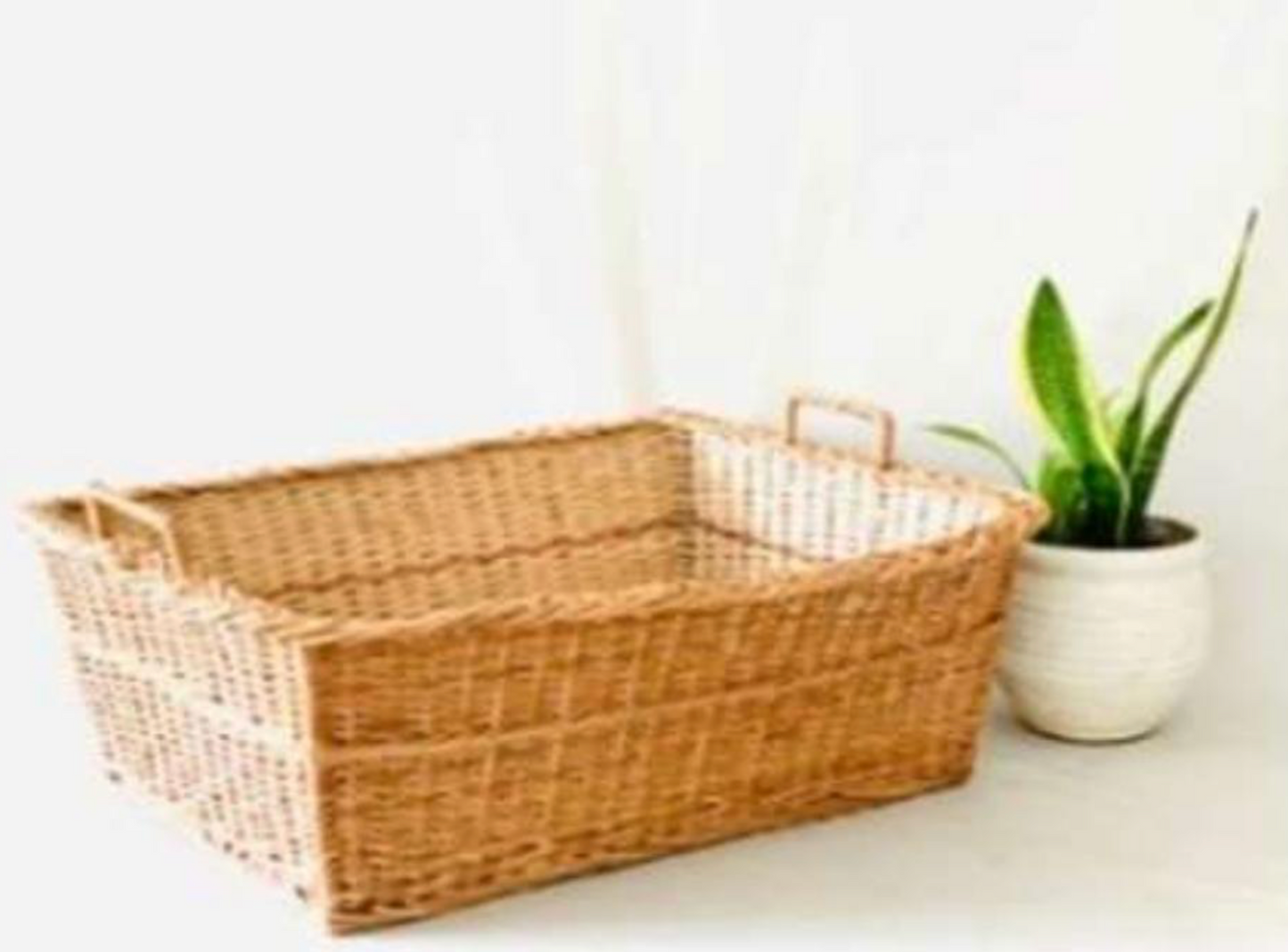 📦 RusticNest Willow Storage Tray