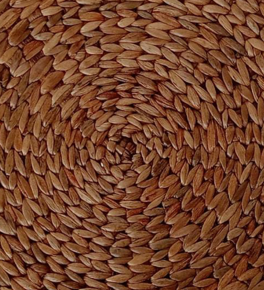 EcoRound Harmony – Handwoven Water Hyacinth Dining Mat