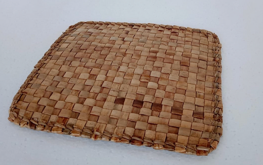EcoSquare Harmony – Handwoven Water Hyacinth Dining Mat